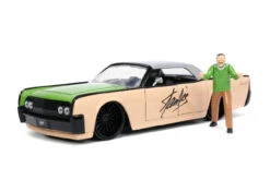 Marvel Stan Lee - 1963 Lincoln Continental With Stan 1:24 Scale Die Cast Hollywood Ride